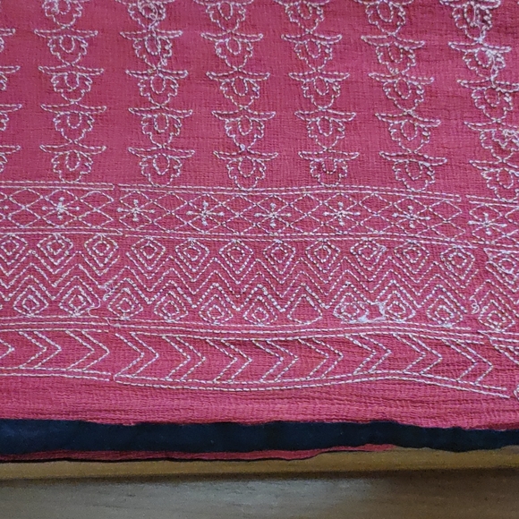 Embroidered dupatta - Picture 4 of 5